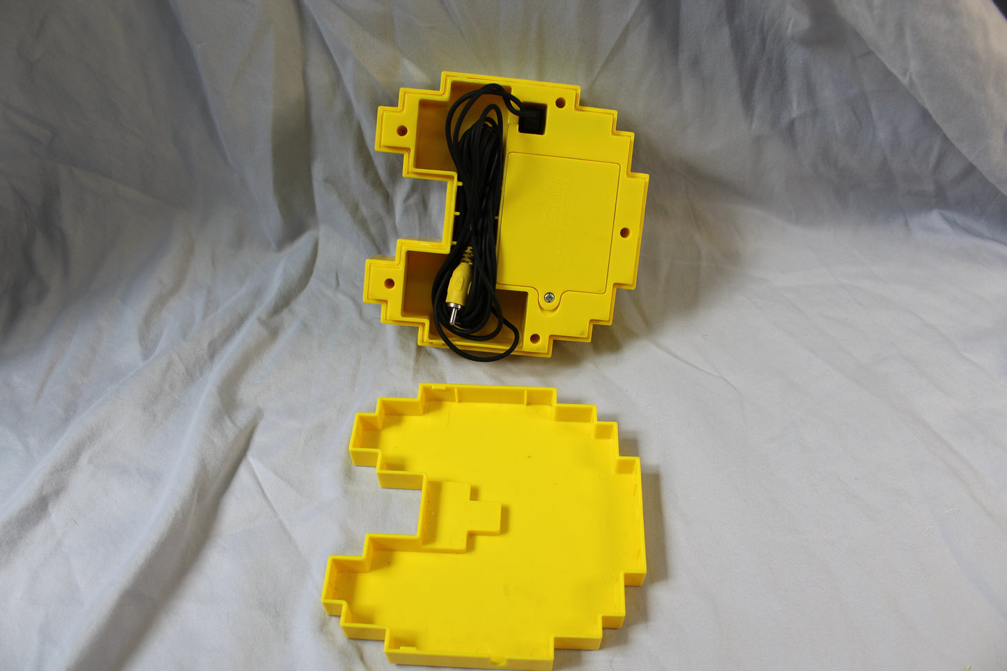 Bandai Americia 38886 Pac-Man Connect and Play Joystick, 12 Classic Games