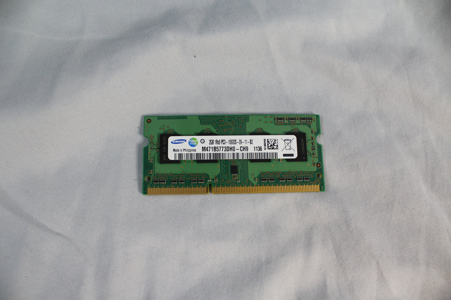 Sumsung 2GB DDR3 PC-3 10600S Sodimm Memory RAM- M471B5773DH0-CH9 (laptop)