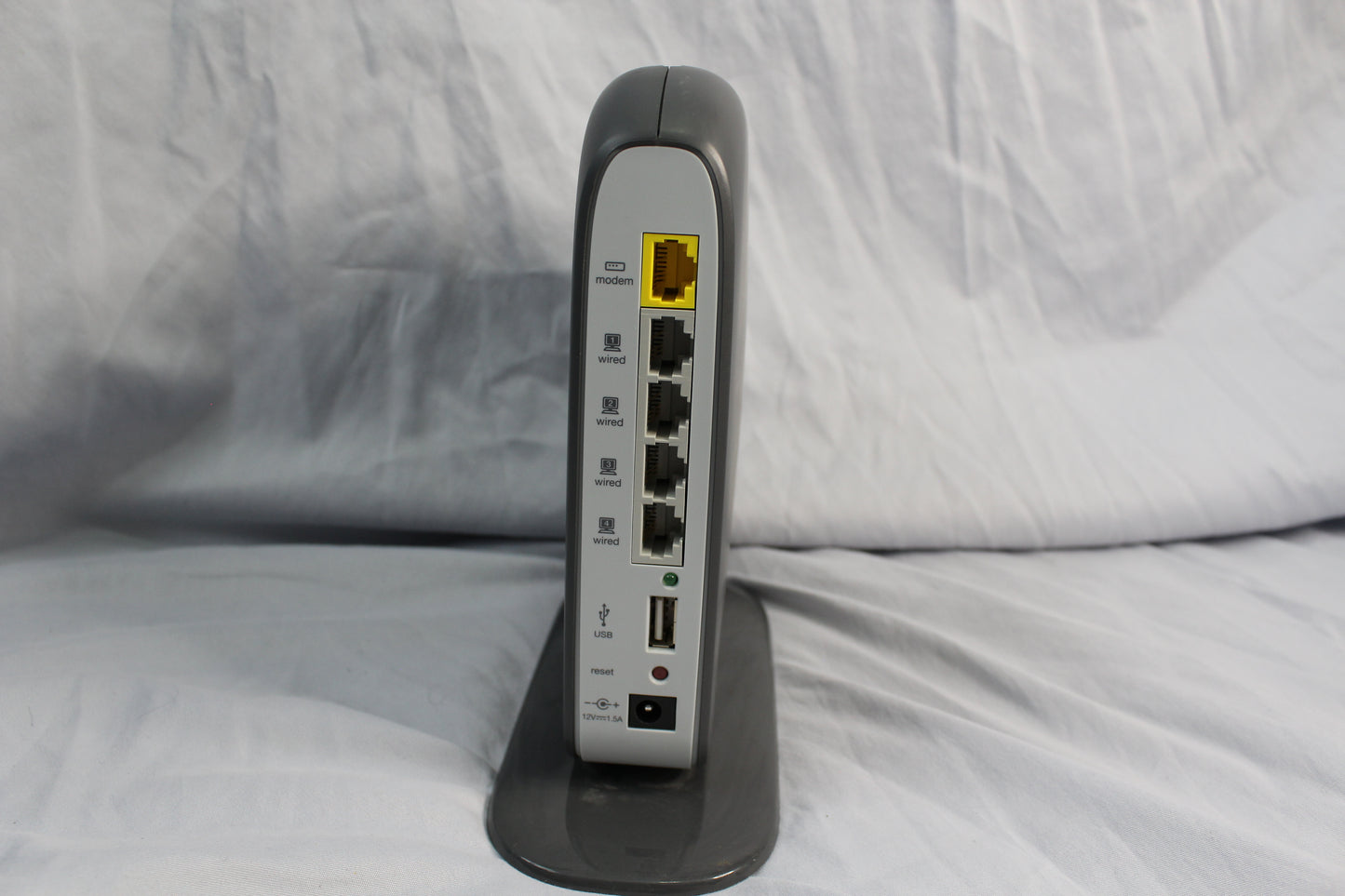 Belkin Play N600 300 Mbps Gigabit Wireless N Router