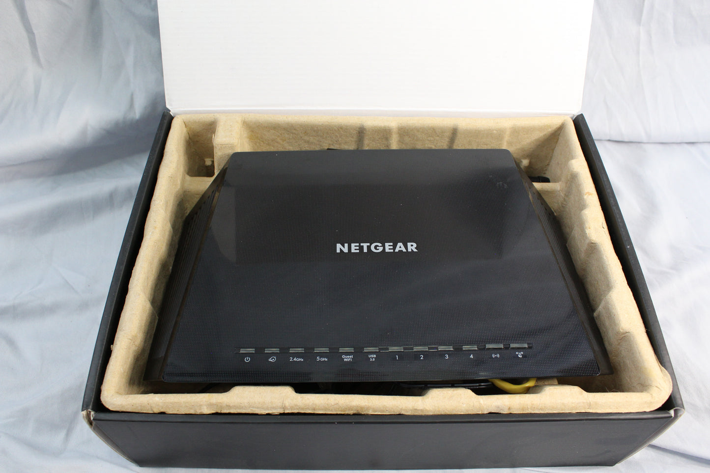 NETGEAR Nighthawk AC2600 Smart WiFi Router (R7450)